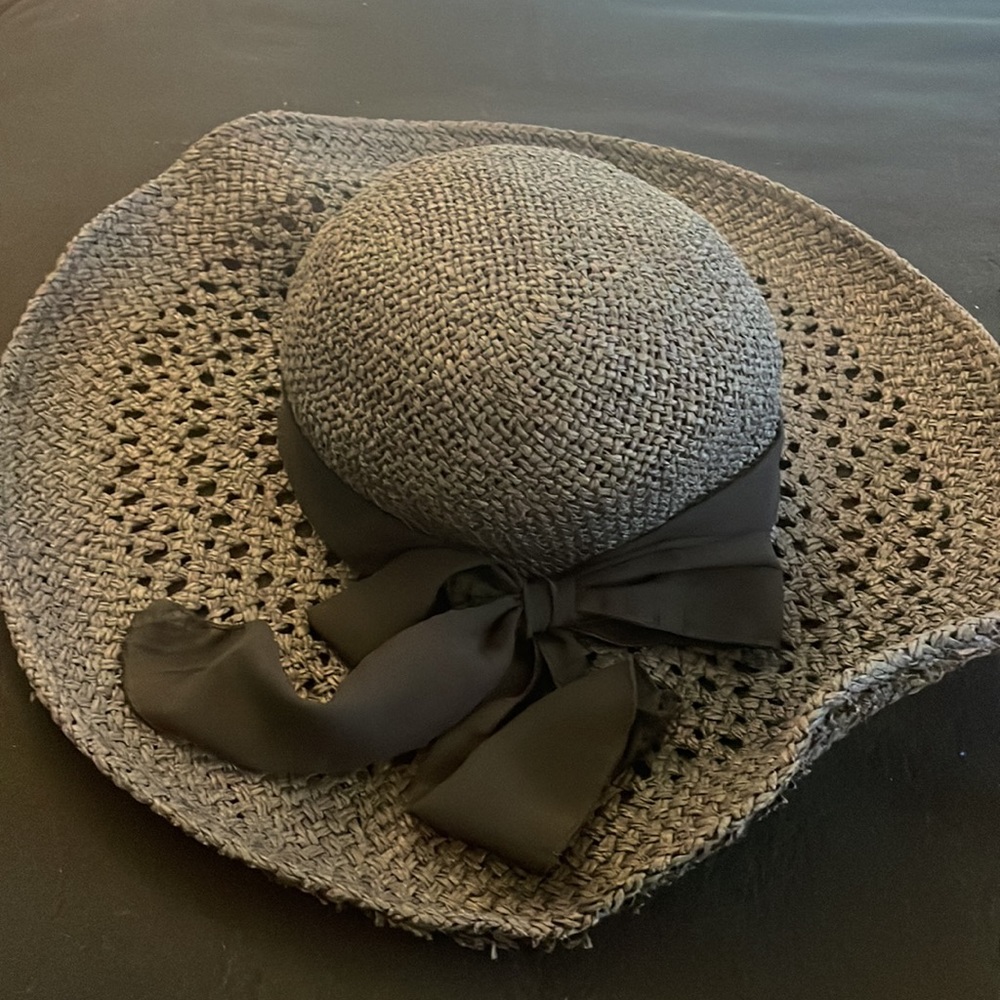 Straw hat - Picture 2 of 2